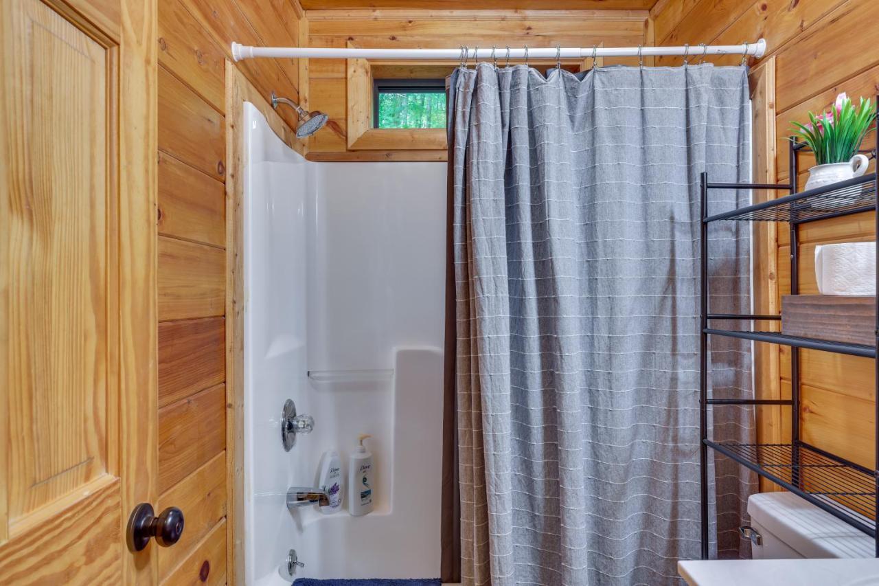 Riverfront Ellijay Cabin With Deck And Pool Access! Eksteriør bilde