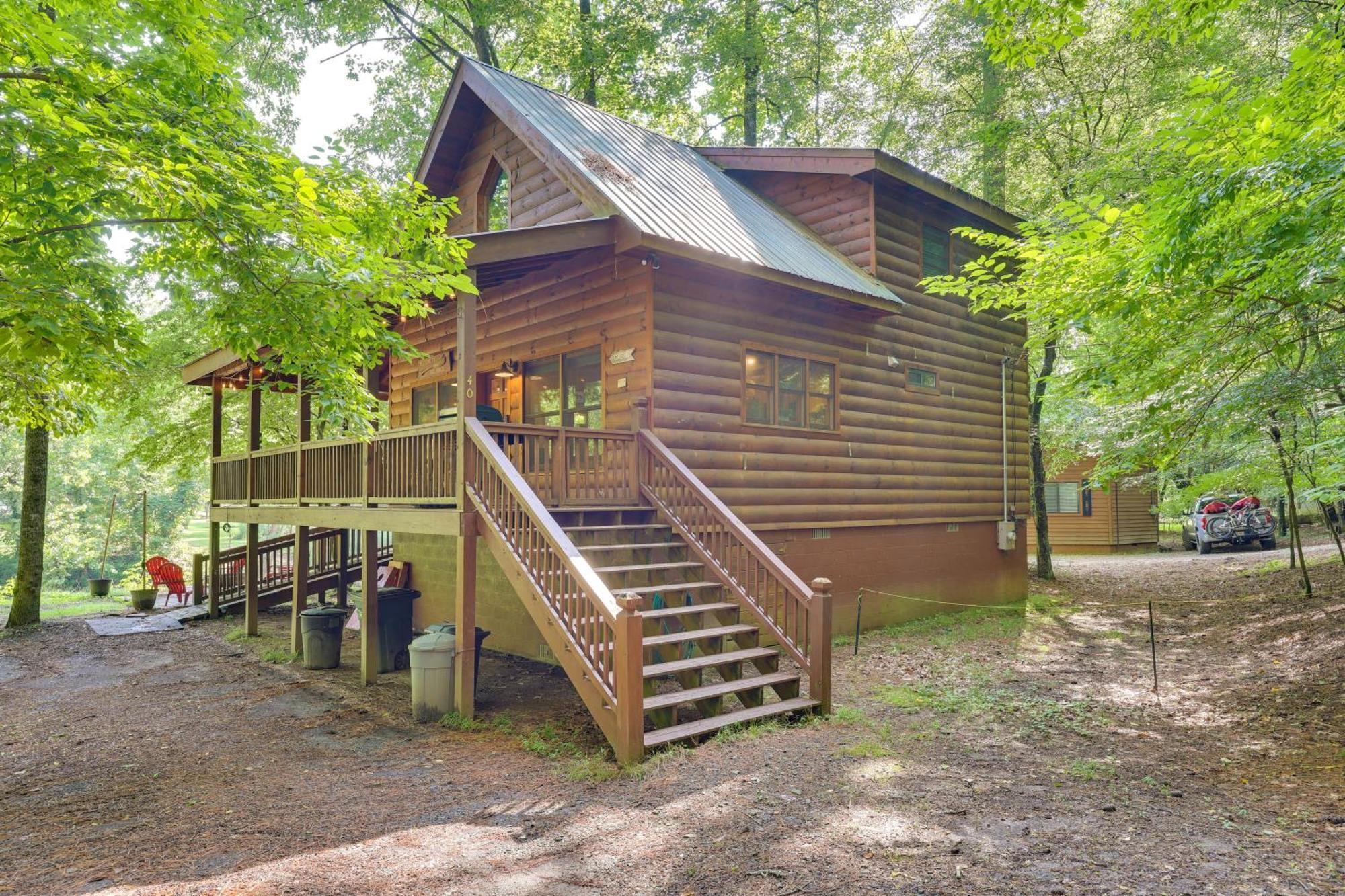 Riverfront Ellijay Cabin With Deck And Pool Access! Eksteriør bilde